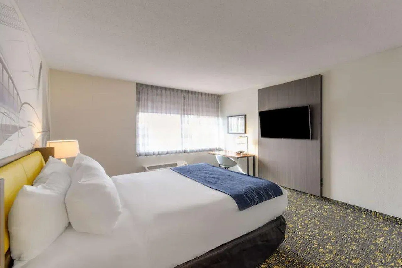 Comfort Inn Airport And Conference Center Woodson Terrace 2*,  الولايات المتحدة الأمريكية